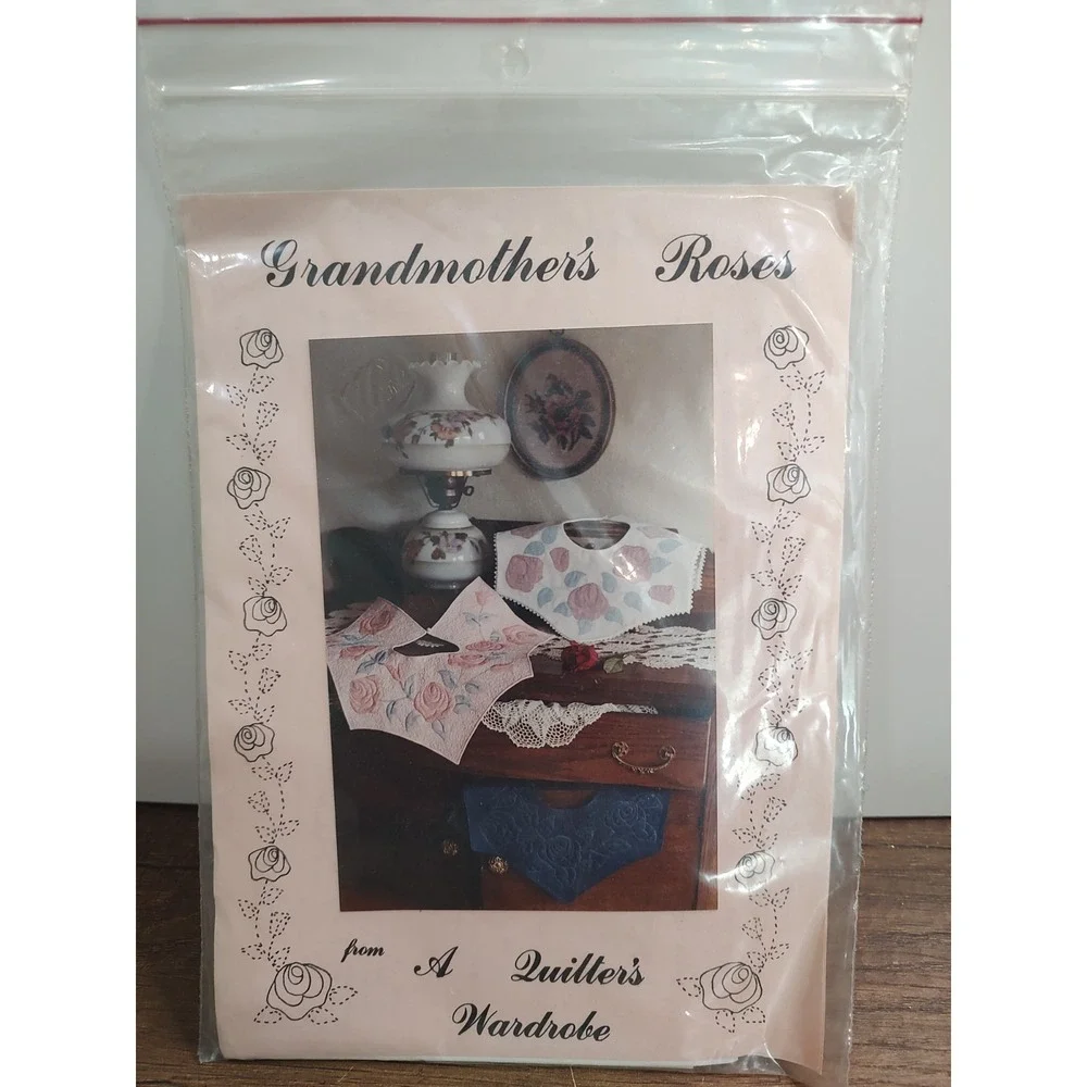 A Quilters Wardrobe GRANDMOTHER'S Roses 1980s Sewing Pattern Size OS NOS P28